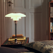 Duńska designerska lampa stołowa LED 7
