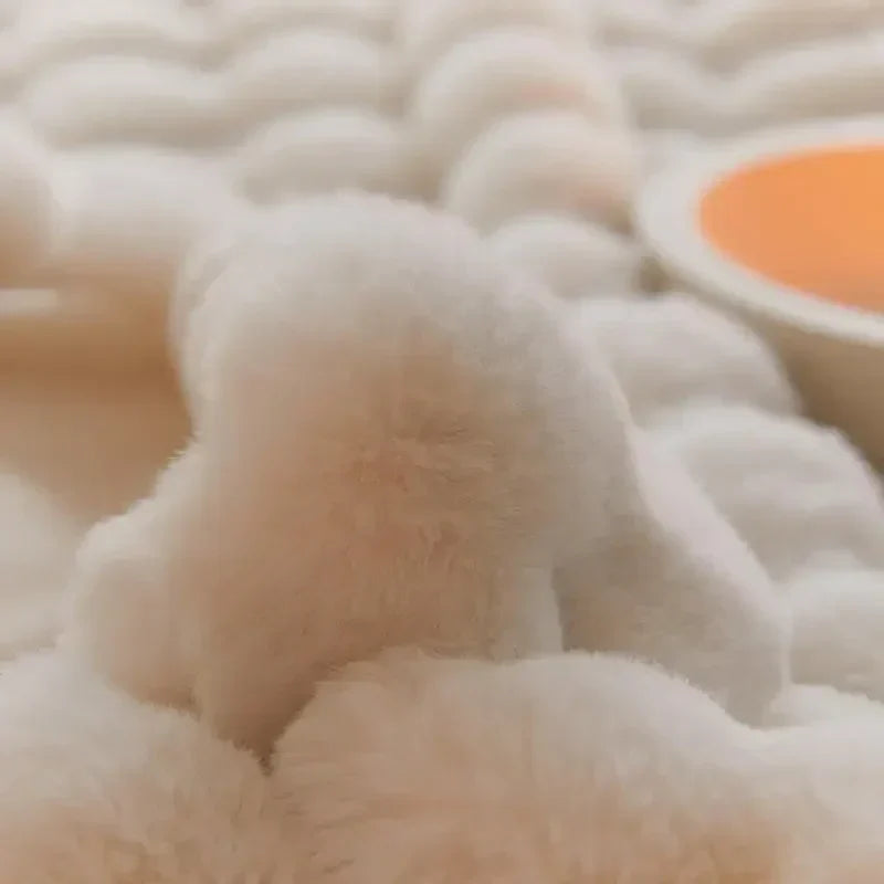 Puszysty koc, o którym wszyscy mówią! - WarmWool zapewnia ciepło w chłodne dni 8