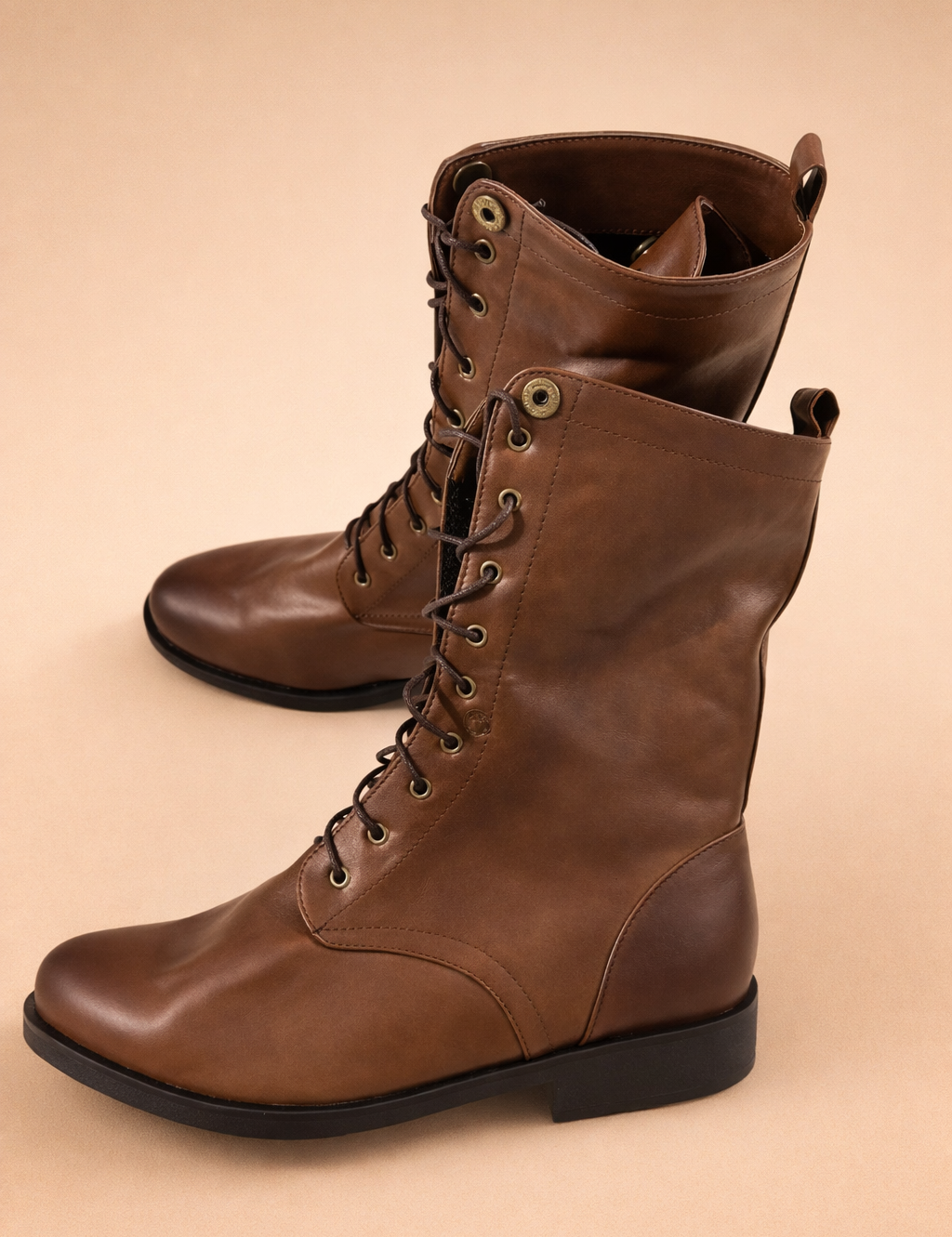 Women_sRetroLace-UpBoots1.png