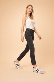 Buty do chodzenia dla kobiet – oddychające i wygodne
