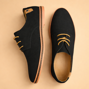 Men’s lace-up casual shoes with modern shape and clean urban design suitable for everyday wear