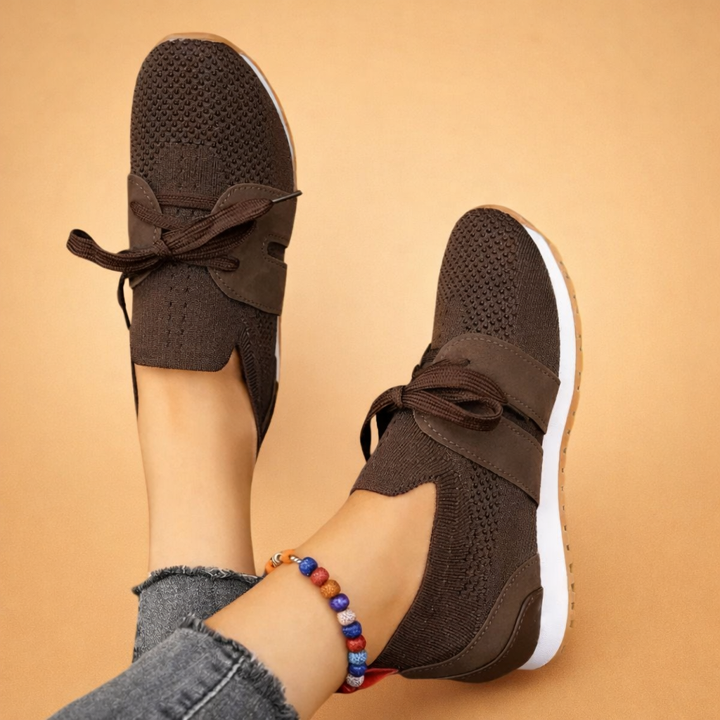 Men’s urban walking shoes with flexible sole, cushioned support, breathable structure, and everyday comfort design