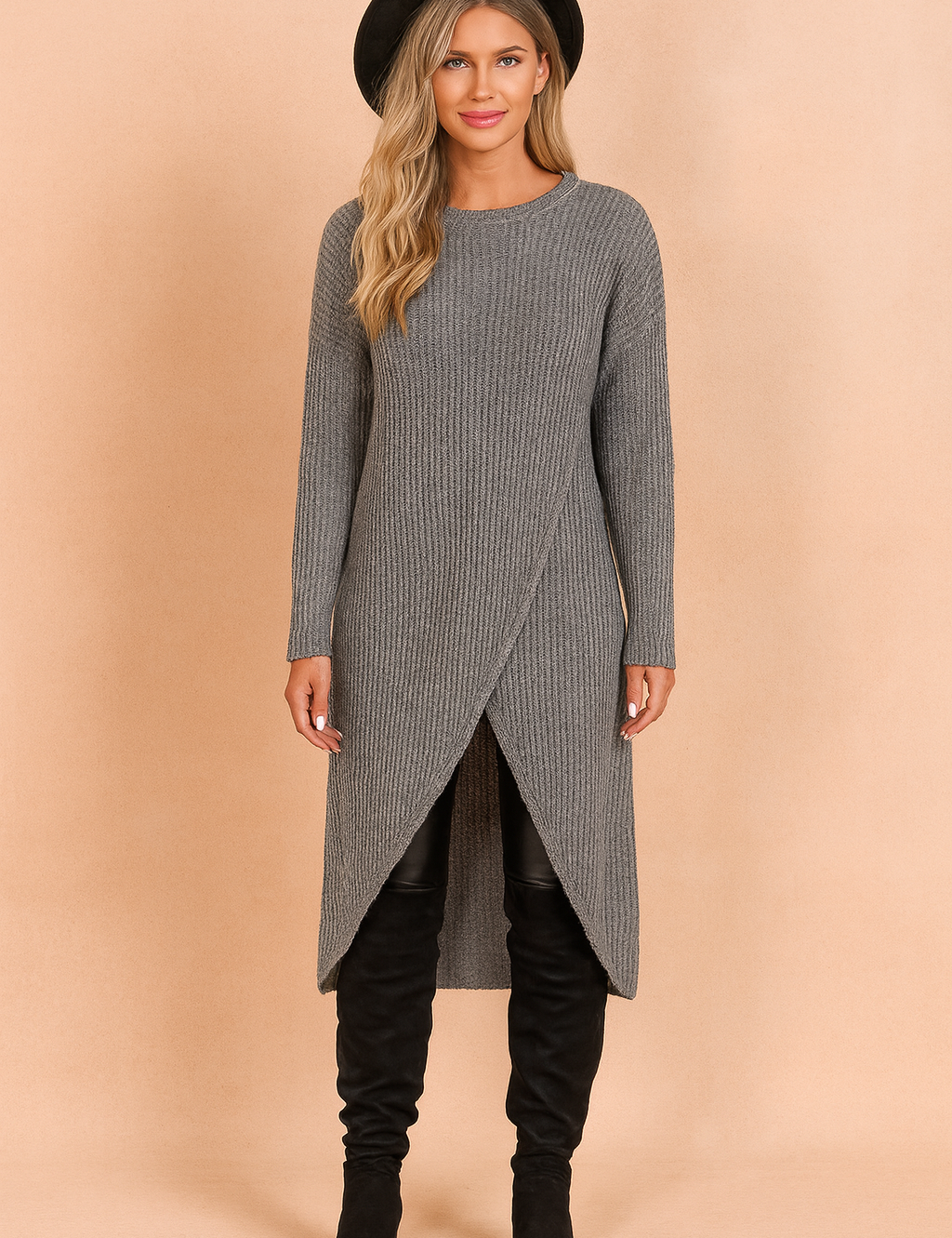 Stylowy sweter damski kolorze szarym – nowoczesny, elegancki i idealny na chłodniejsze dni.