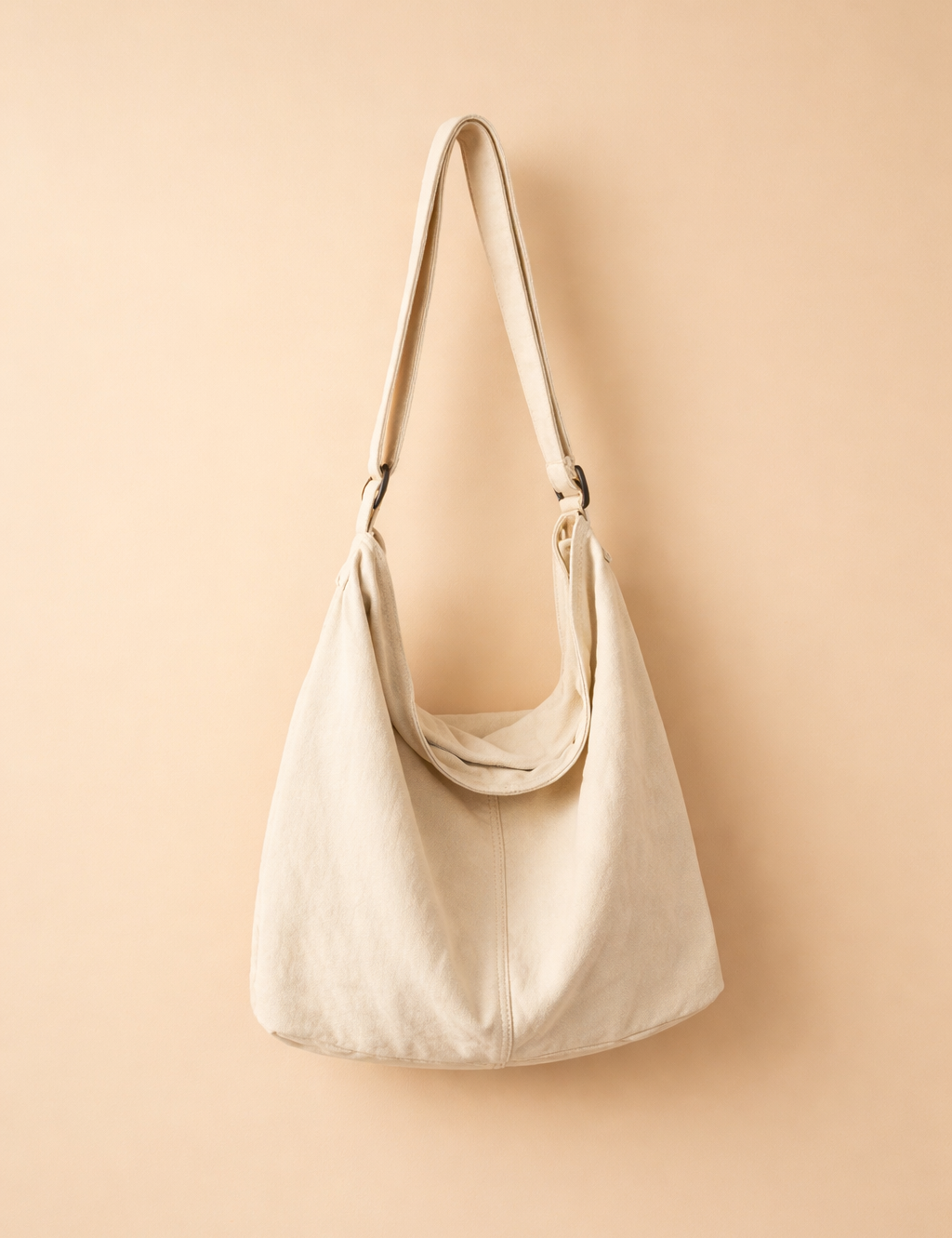 urban-everyday-shoulder-bag-worn-on-model1.png